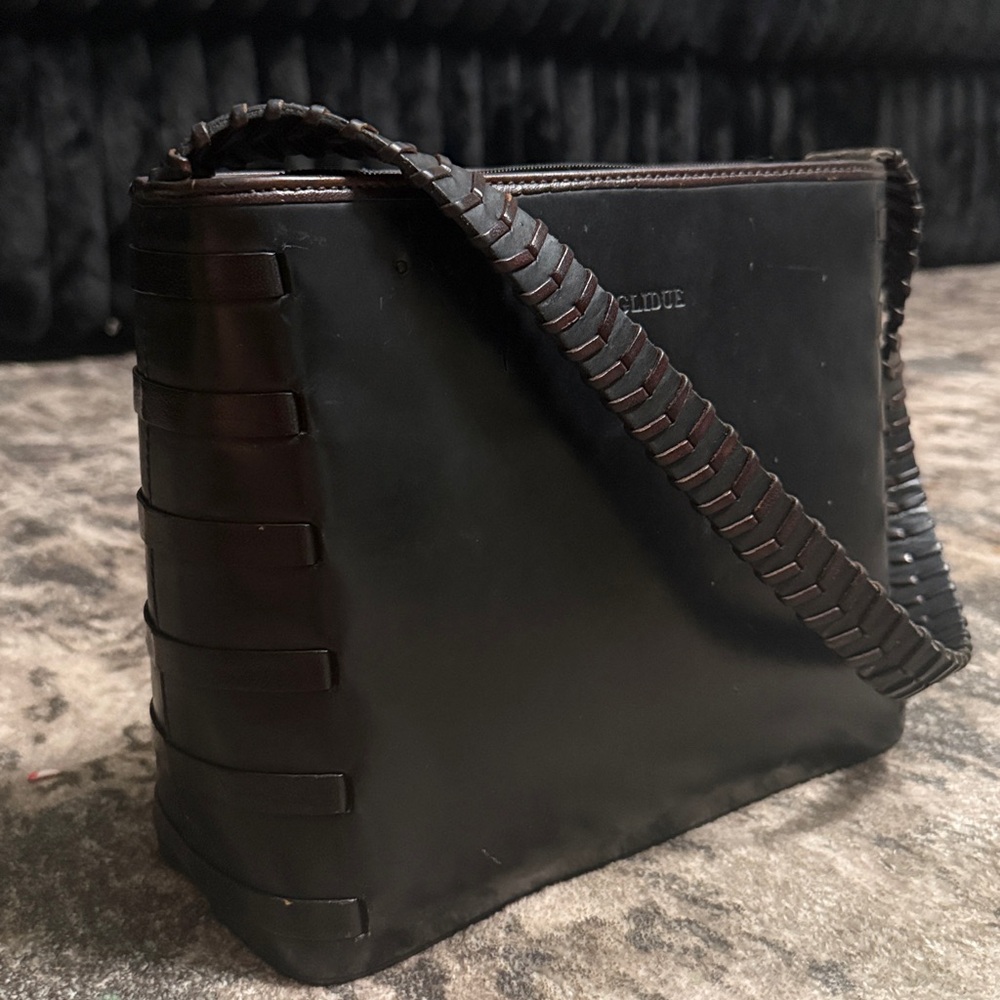 Chic Brown Italian Leather Shoulder Bag